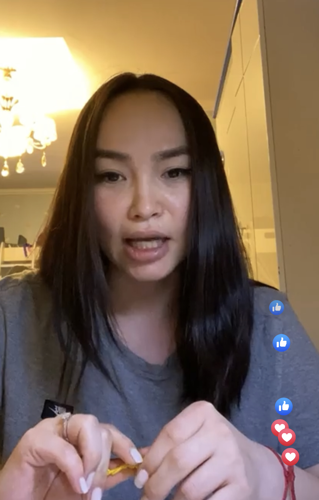 Б.Цэцэг: Шоудмаа р , би одоо гэртээ сахиусан тэнгэр шиг баймааргүй ...