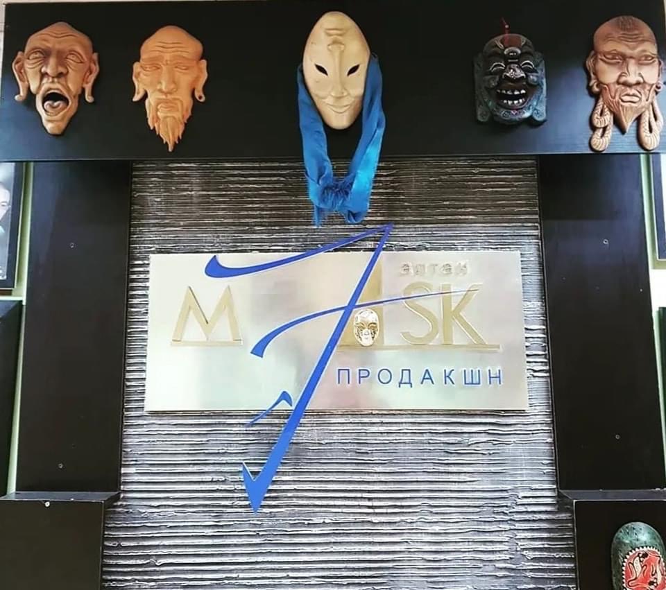 Маск продакшн 17 жилийн ойгоо тэмдэглэлгүй, үерт нэрвэгдсэн айл ...